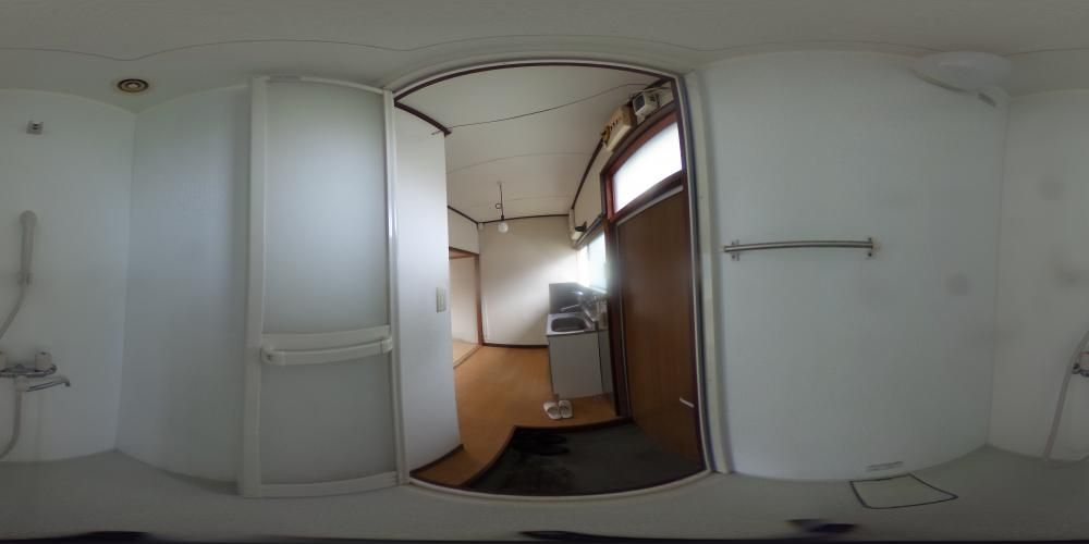 �o�X���[��