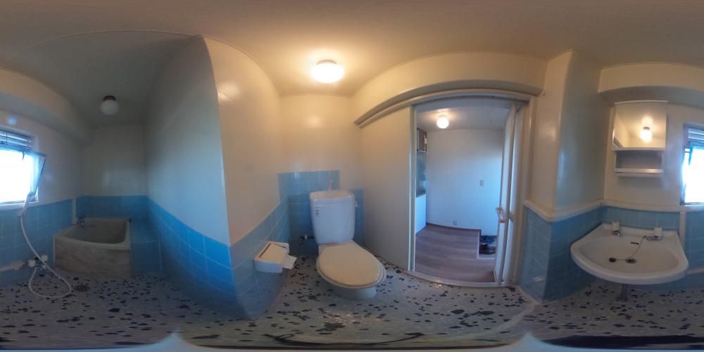 �o�X���[��