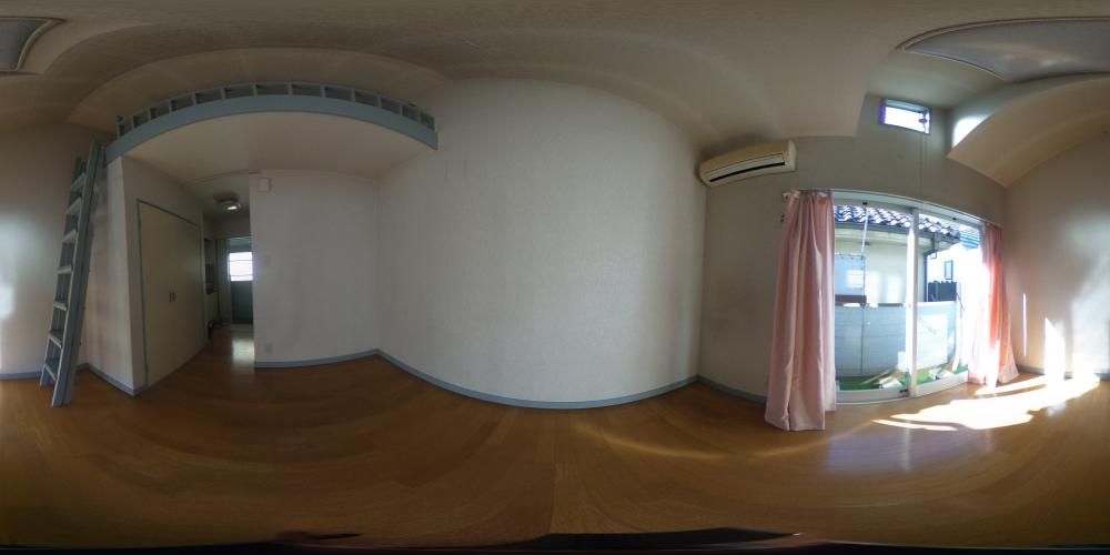 ���r���O