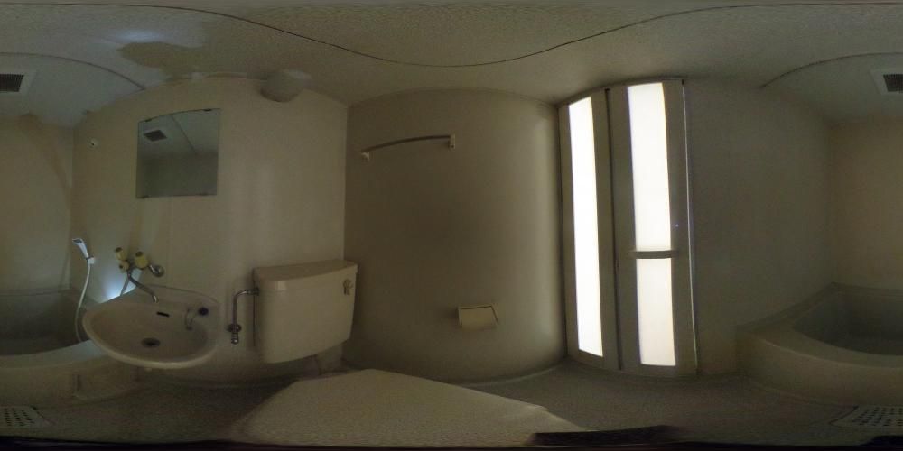 �o�X���[��